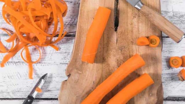 7 Simple Ways To Reuse Carrot Peels For Sustainable Cooking