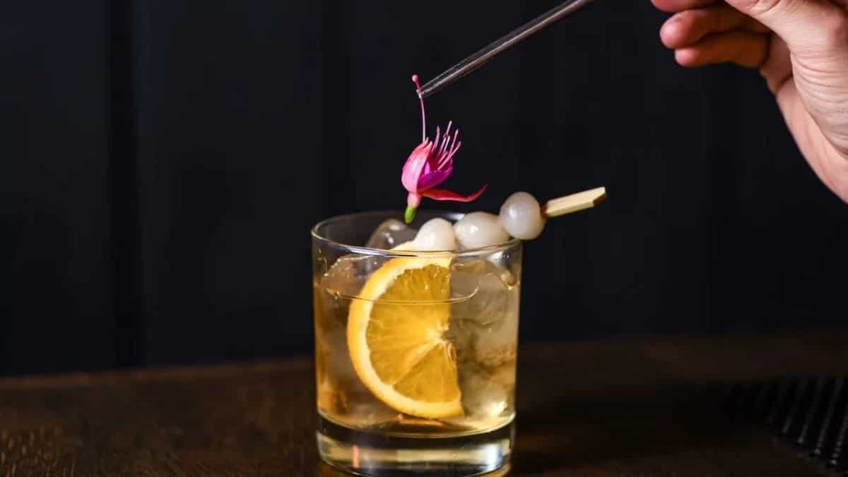 7 Classic Rum Cocktails To Add Joy To The Holiday Season