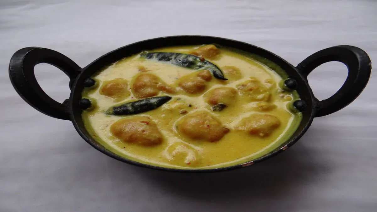 Gujarati Kadhi Vs. Sindhi Kadhi: A Battle Of Flavour