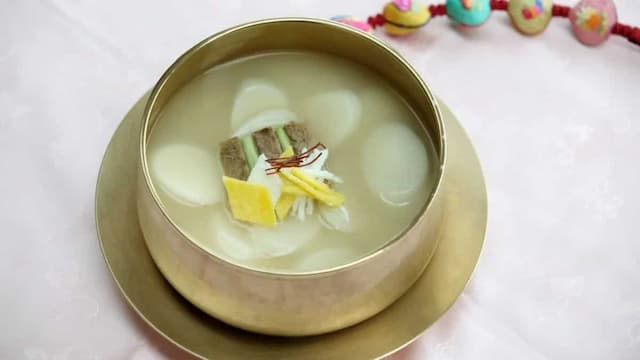 Tteokguk: Tips To Make This Korean Rice Cake Soup At Home