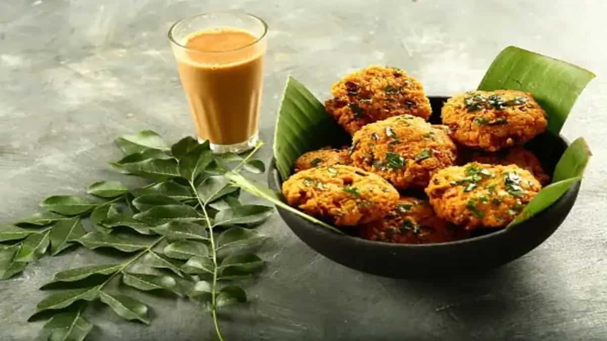 From Jhalmuri To Ghugni: Exploring 9 Bengali Snacks For Teatime 