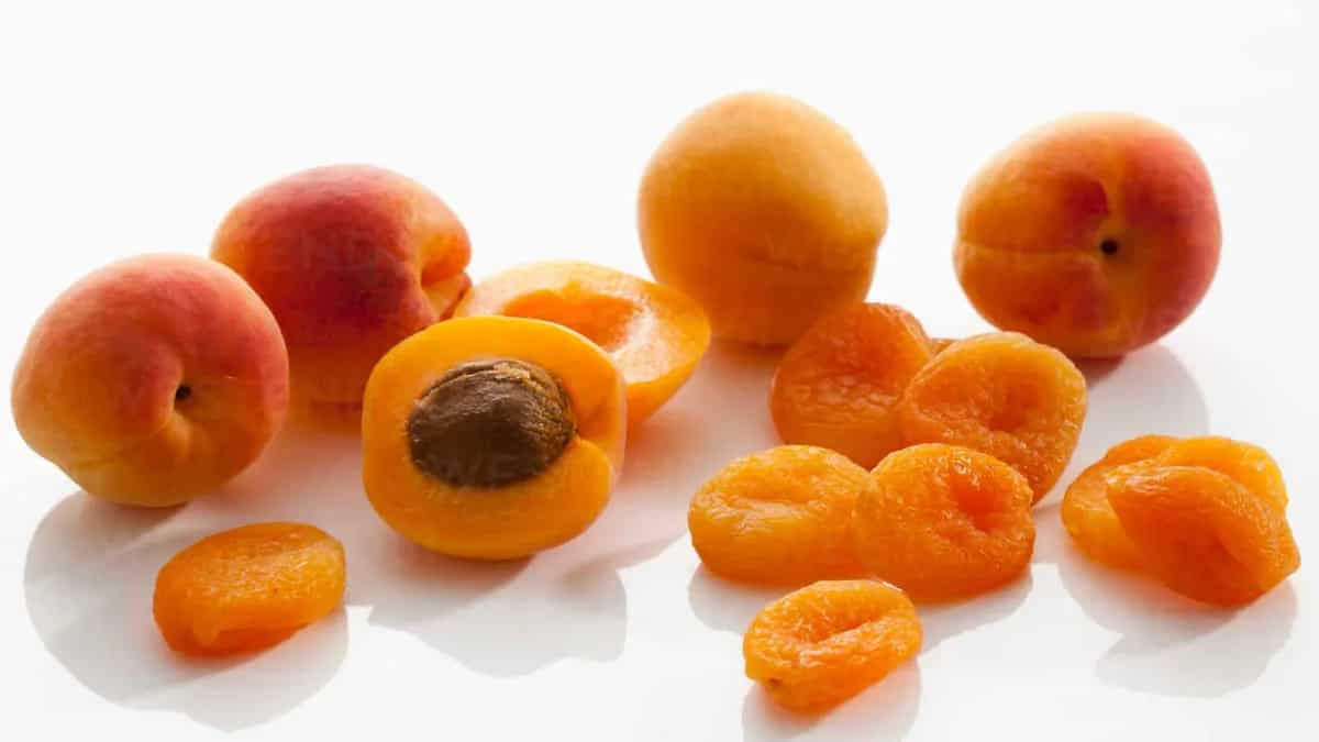 12 Skin Benefits Of Eating Apricots In Your Diet