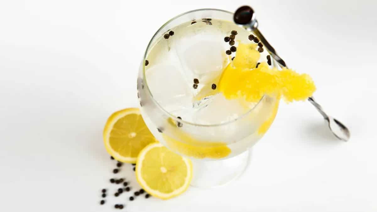 6 Slow Sipping Gin Cocktails To Shake Up For Leisurely Evenings