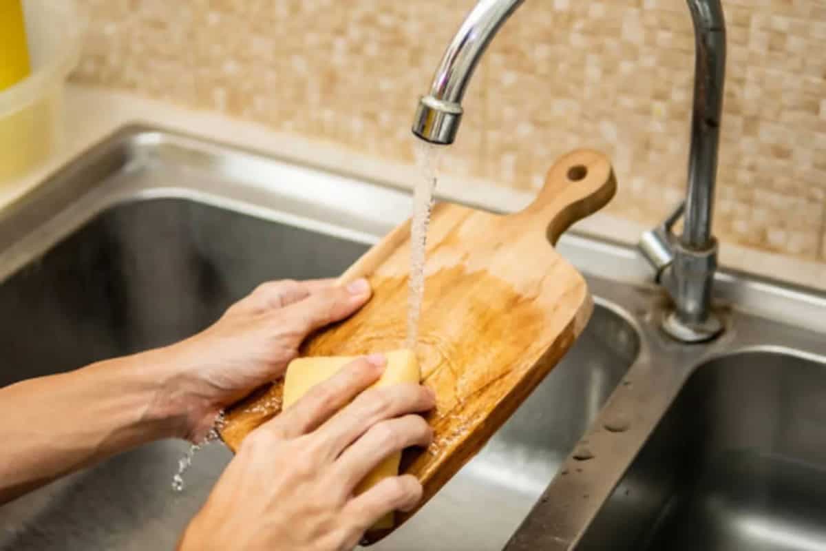 Salt To Lime: 5 Innovative Hacks To Clean Wooden Utensils