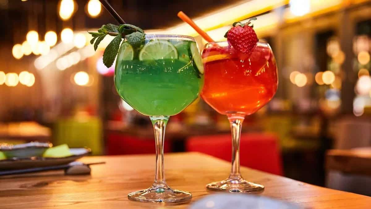 Buzz Up Your Diwali Party With These Cocktails