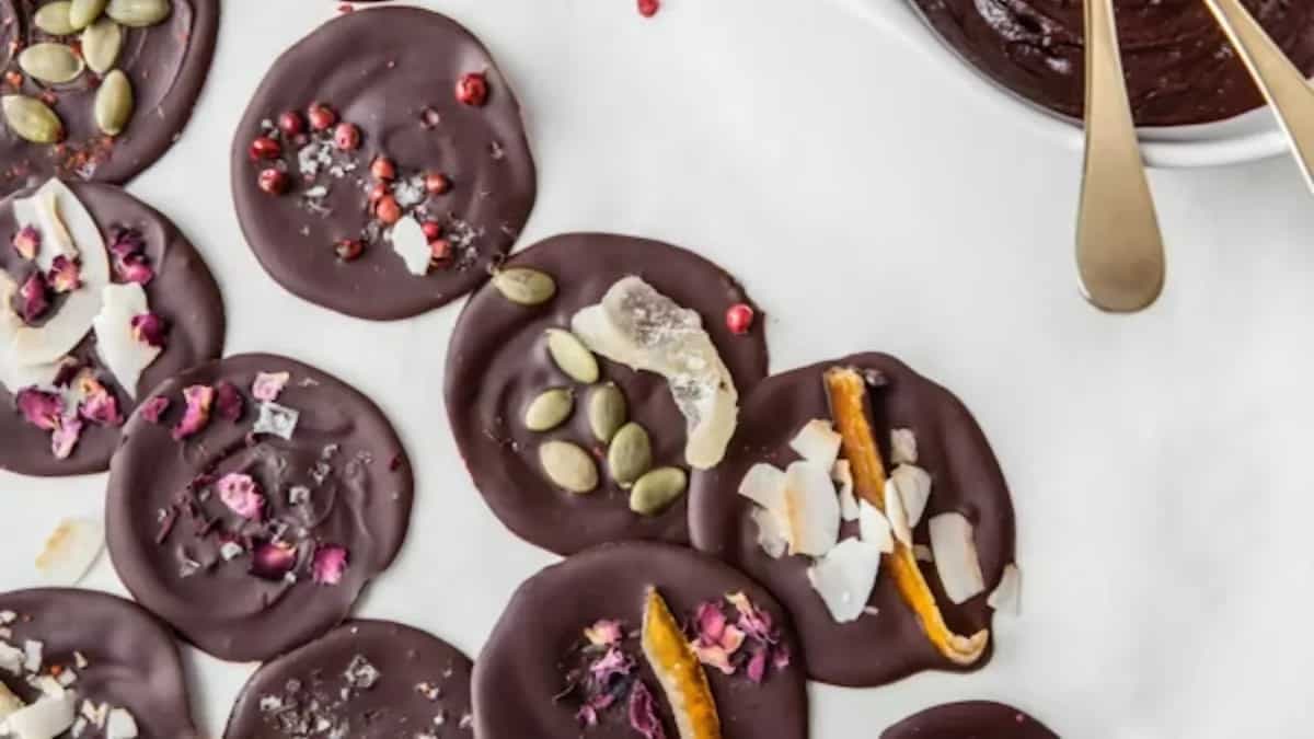 6 Desserts To Make With Just Chocolate And 2 More Ingredients