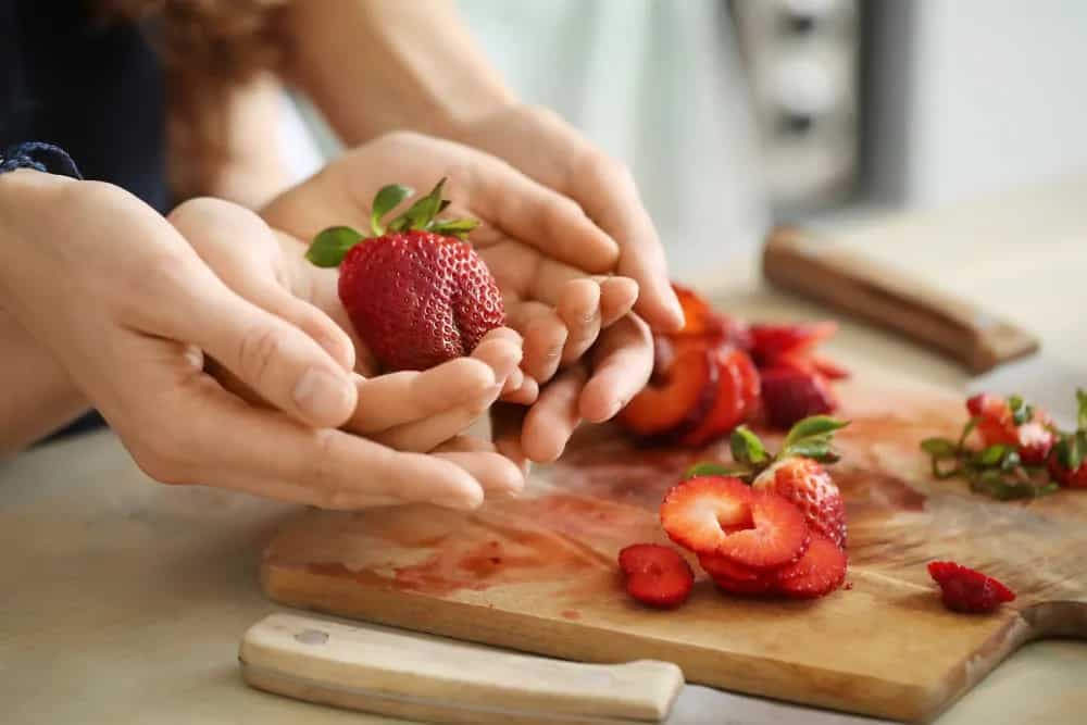 Here's 5 Best Strawberry Hullers For Kitchen