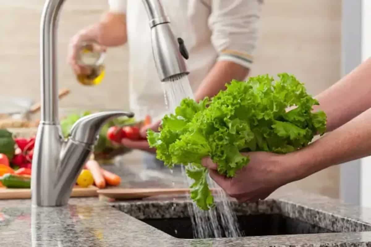 5 Hacks To Clean Leafy Vegetables In Monsoon The Right Way