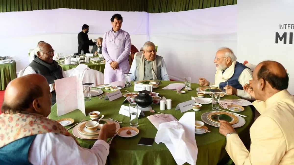 PM Narendra Modi Relishes A Hearty Millet Lunch! 