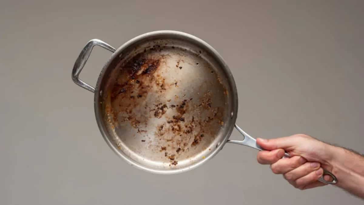 Burnt Milk In A Pot? Worry Not, Follow These 2 Steps To Clean It
