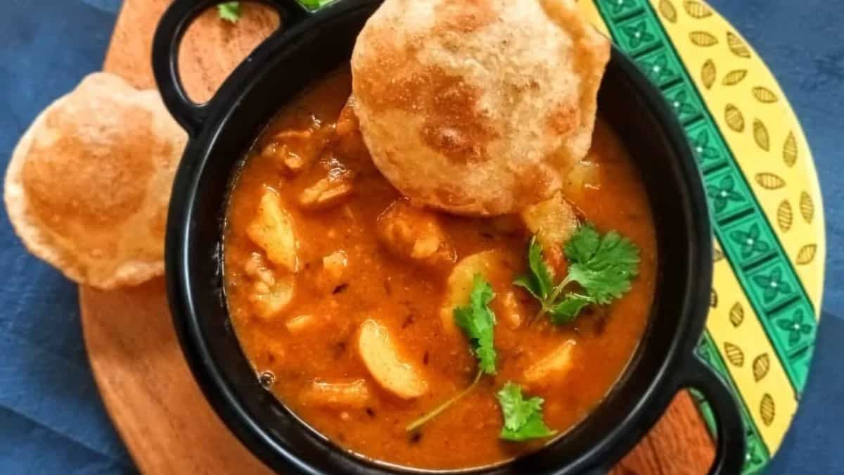 Mathura Famous Dubki Wale Aloo Recipe From Uttar Pradesh