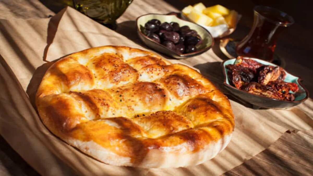 Pidesi Breads: How Turkey Eats During Ramadan