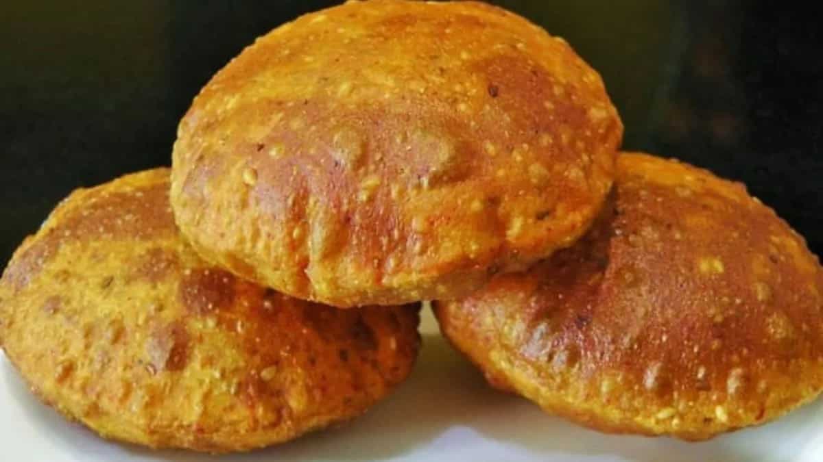 5 Puffy Maharashtrian Puris For Tea Time Munching