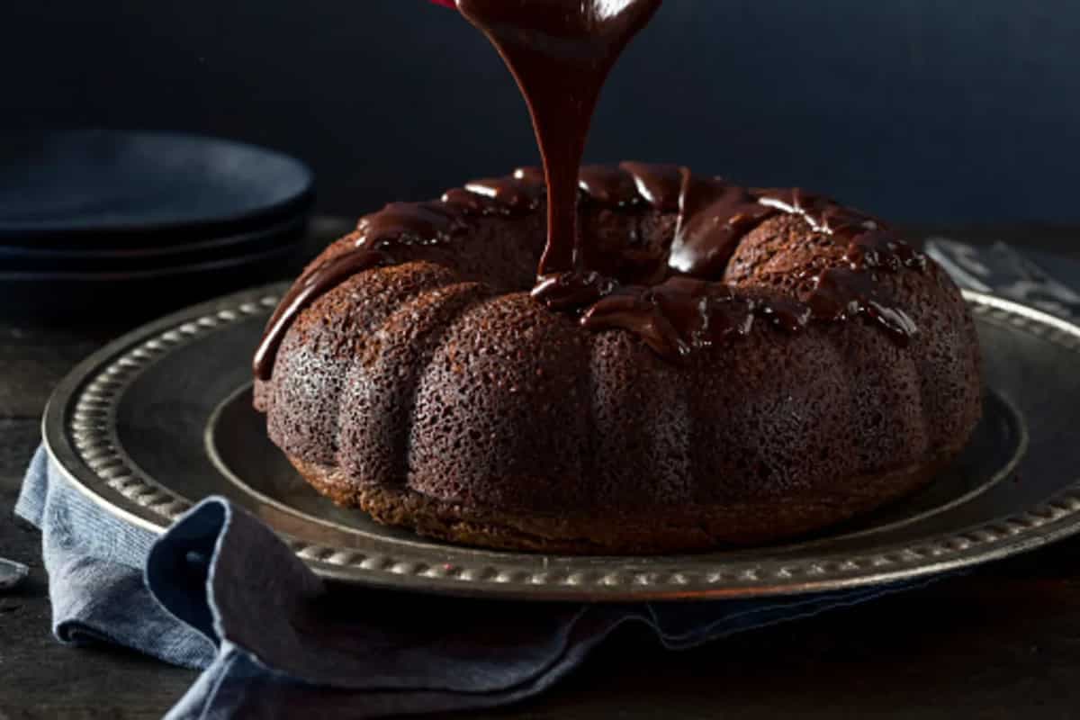 Extravagant Whiskey Cake That All Alcohol Fans Will Love