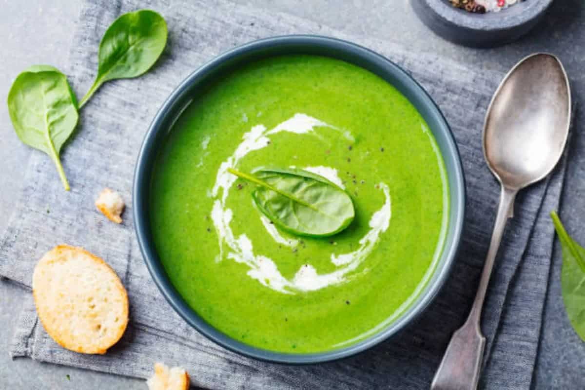 5 Delicious Spinach Soups For A Wholesome Winter Dinner