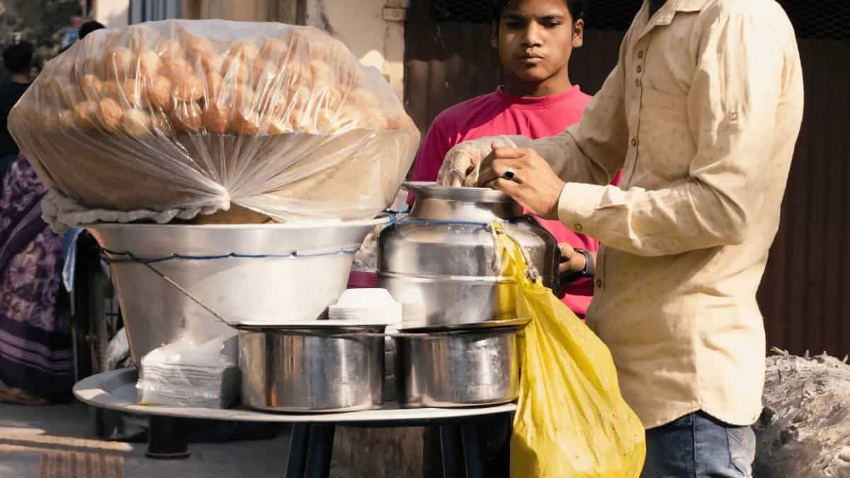 FSSAI Applies Licensing Norms To Roadside Eateries In Bengaluru