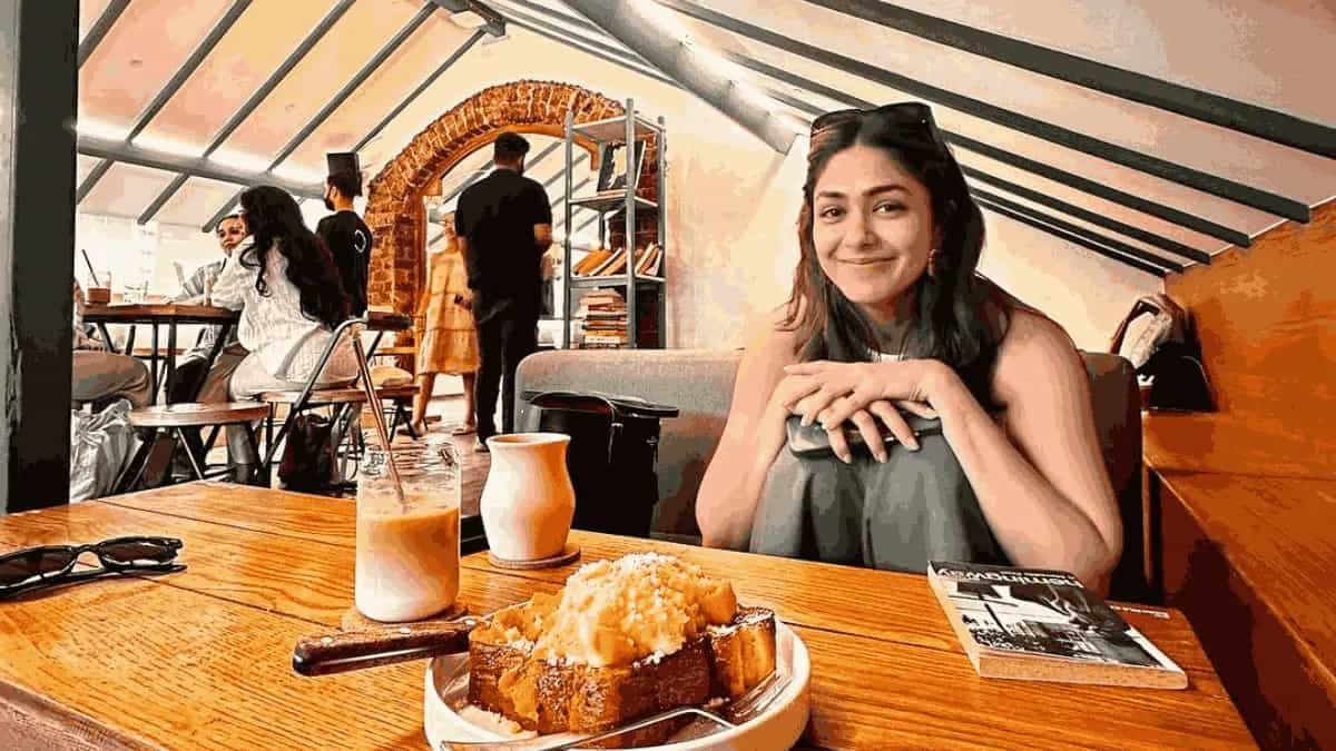 Mrunal Thakur’s Cheat Meal With French Toast, Croissant And More