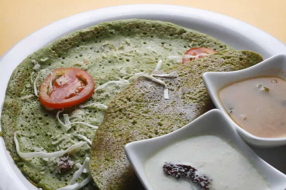 Palak Paneer Cheela For A Nutritious Meal  