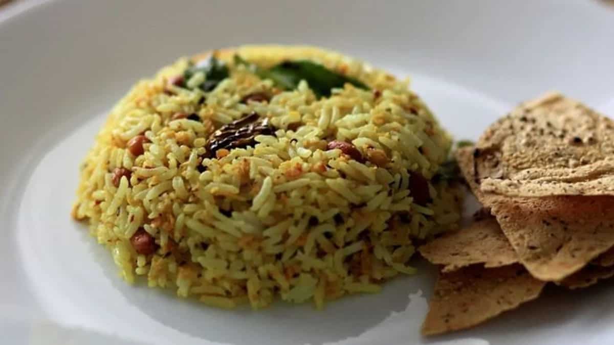 Mavinakayi Chitranna Recipe: Tangy Raw Mango Rice From Karnataka