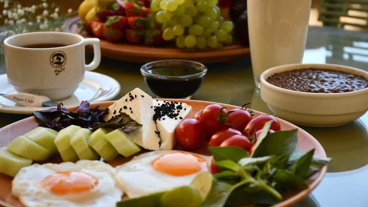 7 Reasons Why Having An Early Breakfast Is A Good Decision