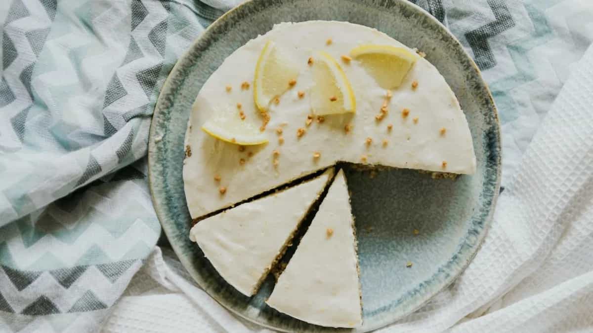 Lemon Cake, The Simple Sweet Treat For This Summer