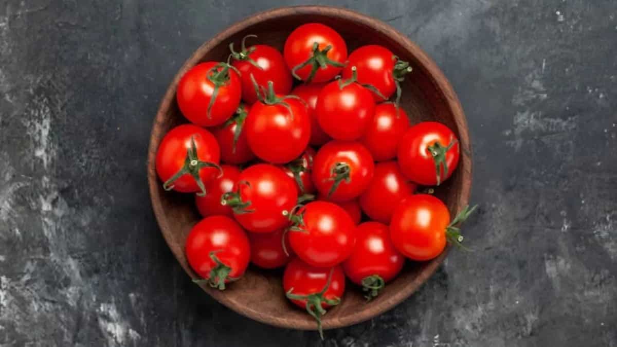 Cherry Tomatoes in Indian Cuisine: Brighten Up Your Meals