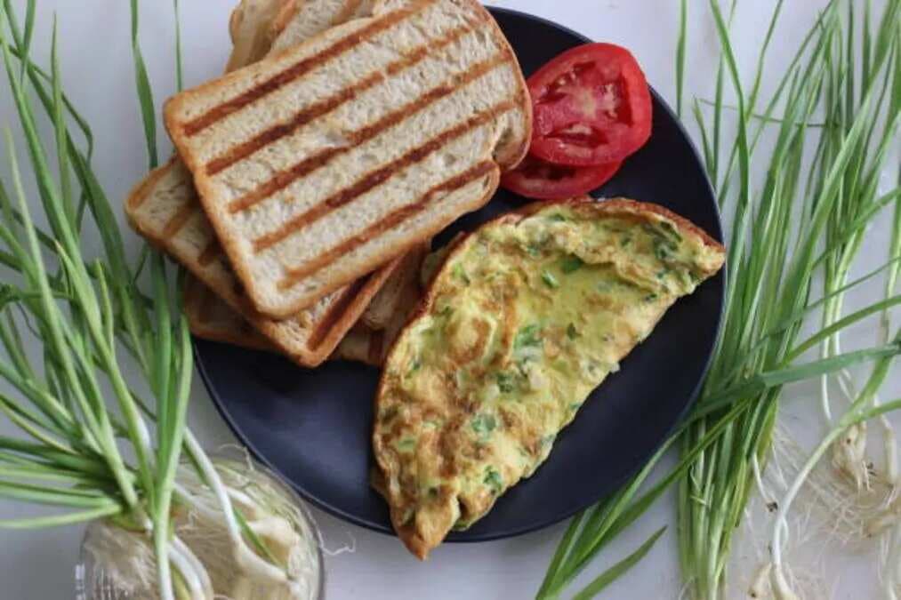  8 Best Side Dishes To Serve With A Simple Omelette