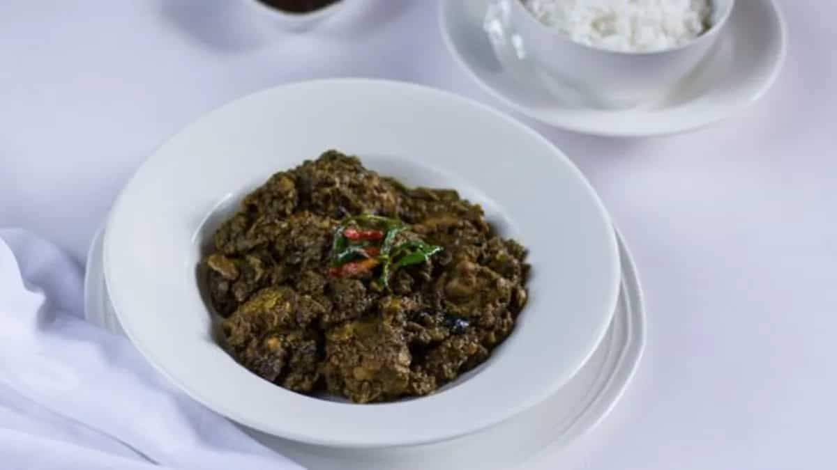 Til Diya Murgi Mangxo Recipe, A Culinary Gem From Assam