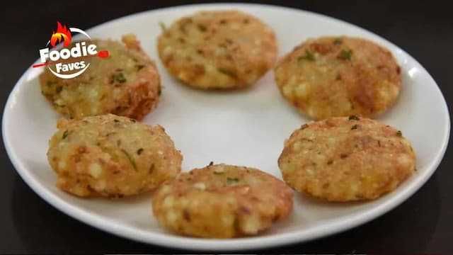 Top Places To Relish Sabudana Vada In Pune, As Per City Foodies