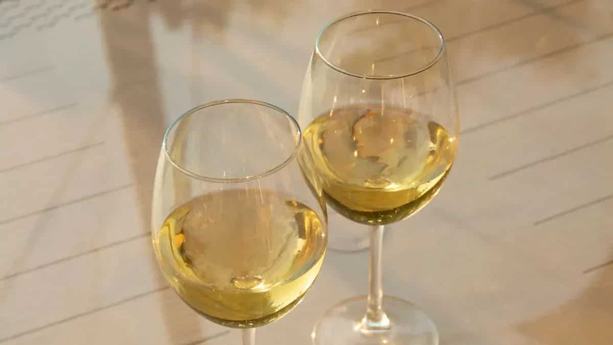 Top 10 White Wine Brands Around The World To Experience 