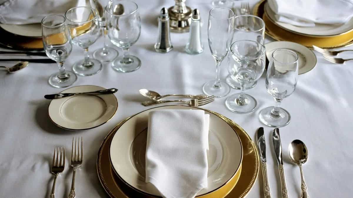 Cutlery Etiquette: 8 Dos and Don'ts for Dining with Utensils