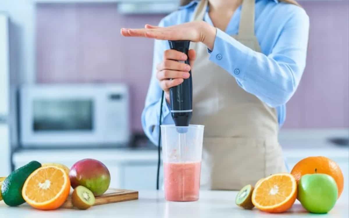 Get Creative In The Kitchen With 5 Best Manual Hand Blender