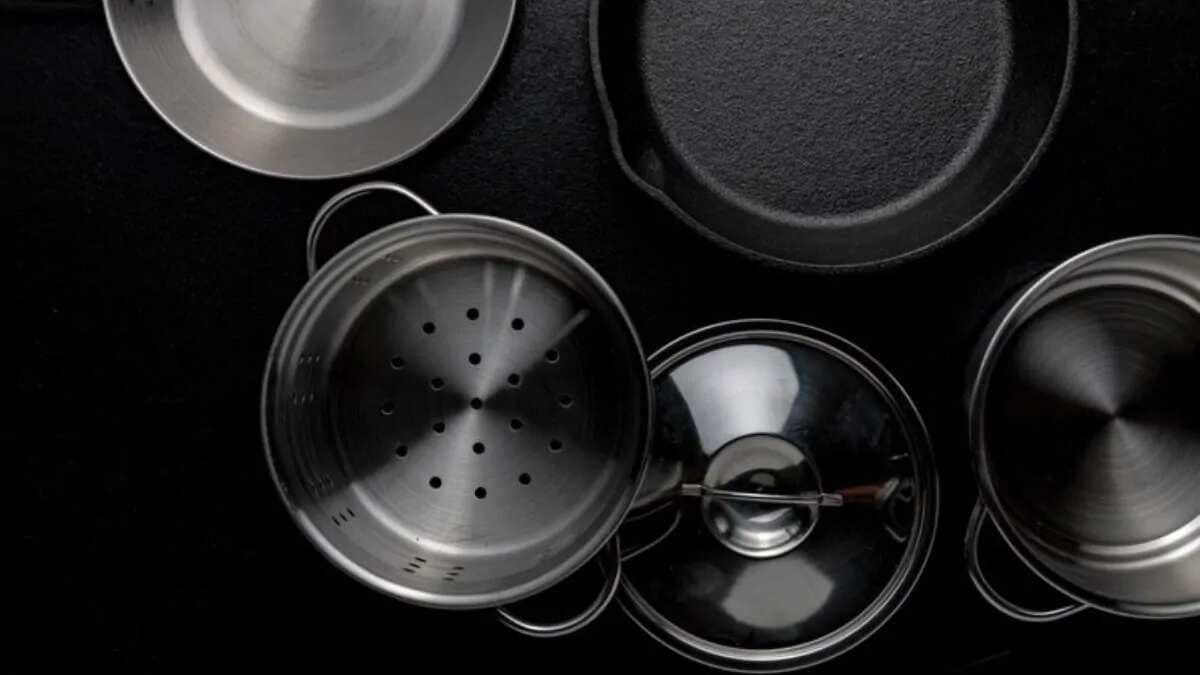 What To Cook In Cast-Iron, Non-Stick And Stainless Steel Pans