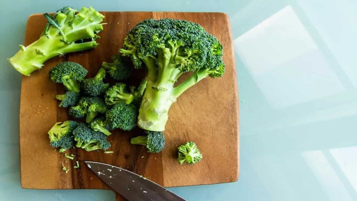 7 Delicious Dishes To Make With Broccoli Stalks