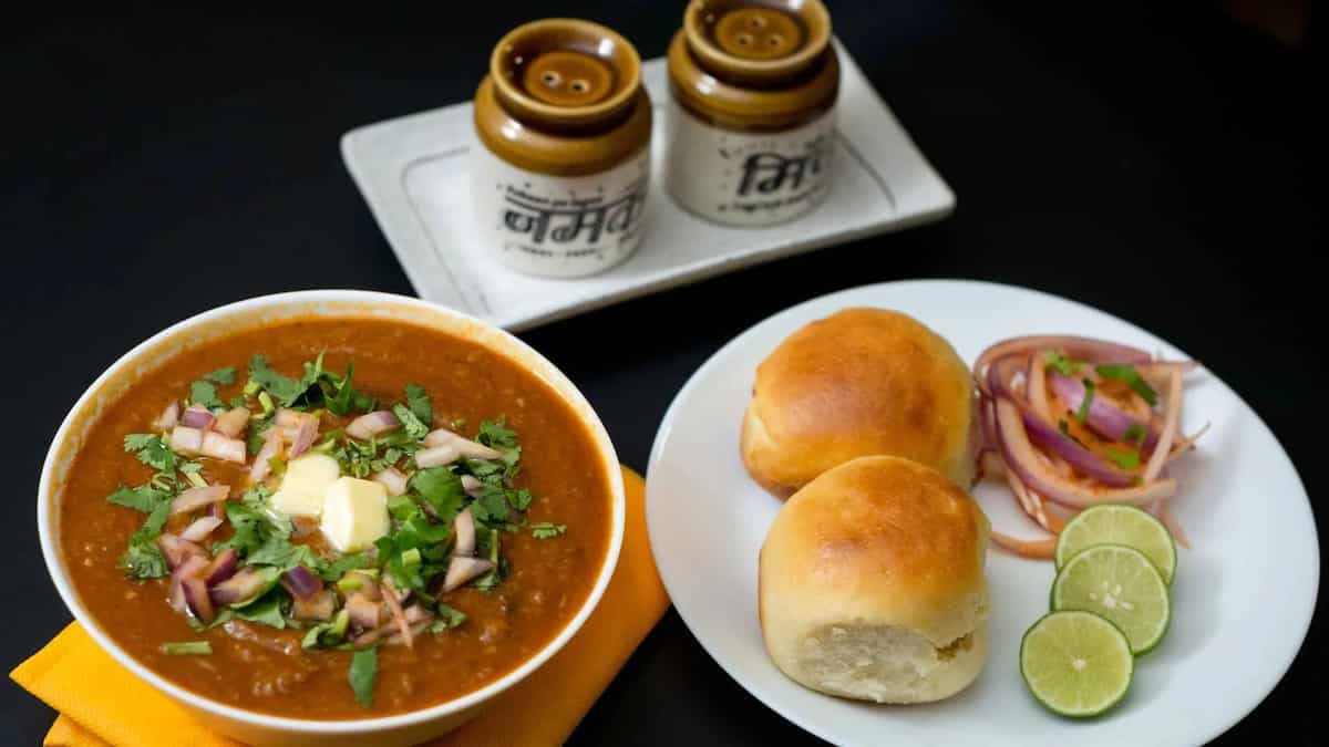 Cook Smart With This Pav Bhaji In The Microwave Recipe