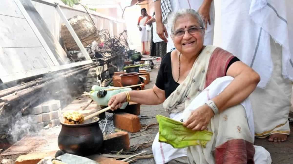 Sudha Murthy’s Picture Making Pongala Goes Viral!
