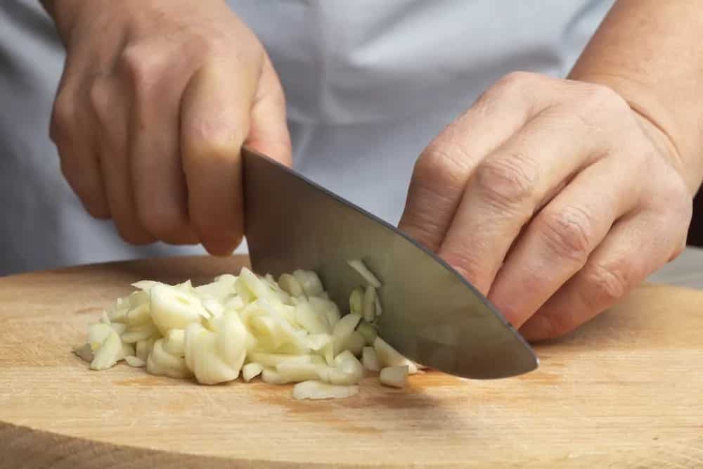 Chopped Or Minced Garlic? How And When To Use Each Other