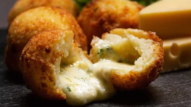 7 Cheese-Loaded Snacks To Make In An Air Fryer 