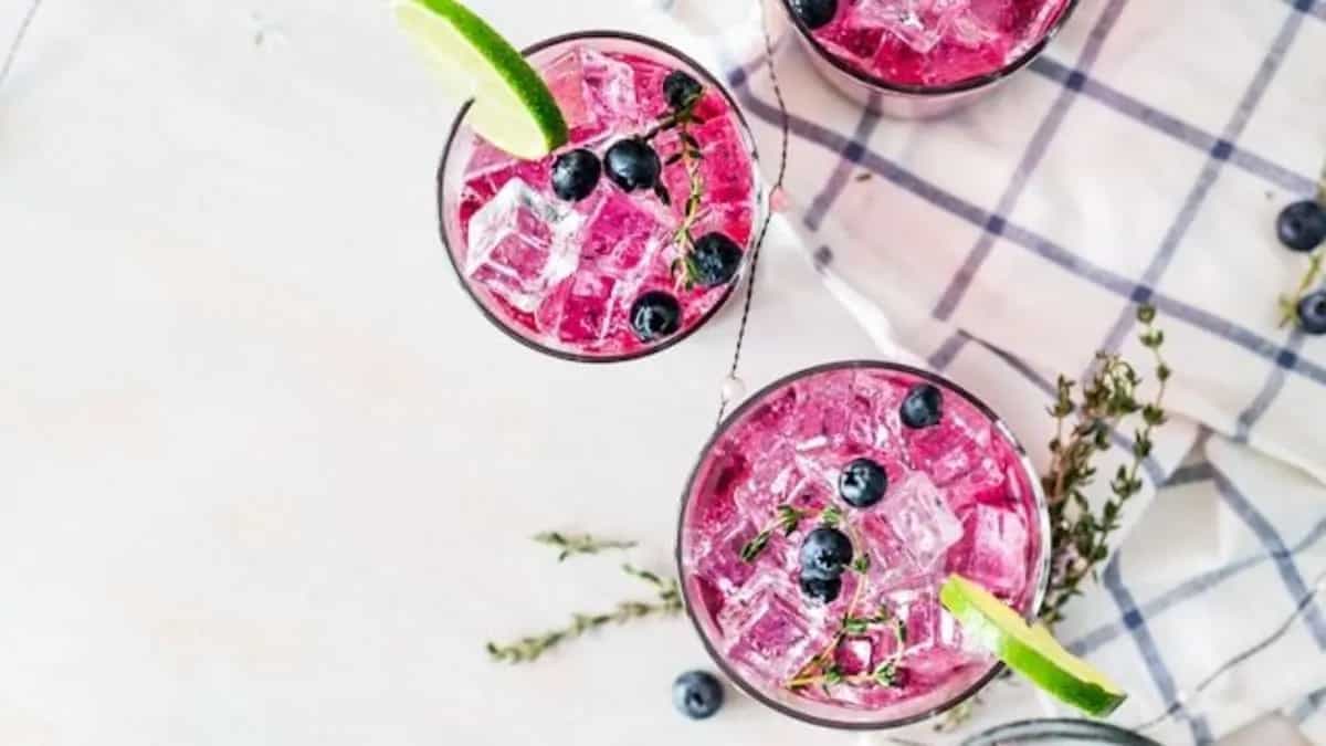 6 Blueberry Cocktails To Savour This Summer Season 