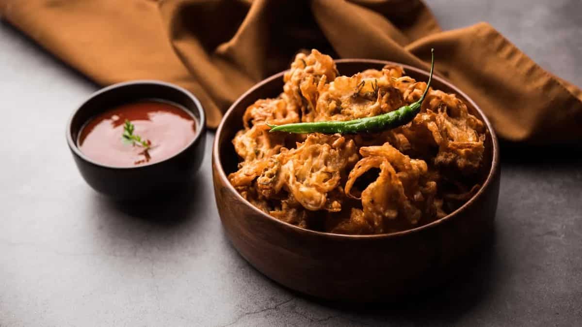 Chai Pakora Day: 6 Types Of Fritters To Pair With Masala Tea