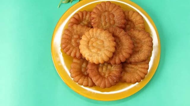 Yakgwa : Know How To Make This Korean Honey Cookies