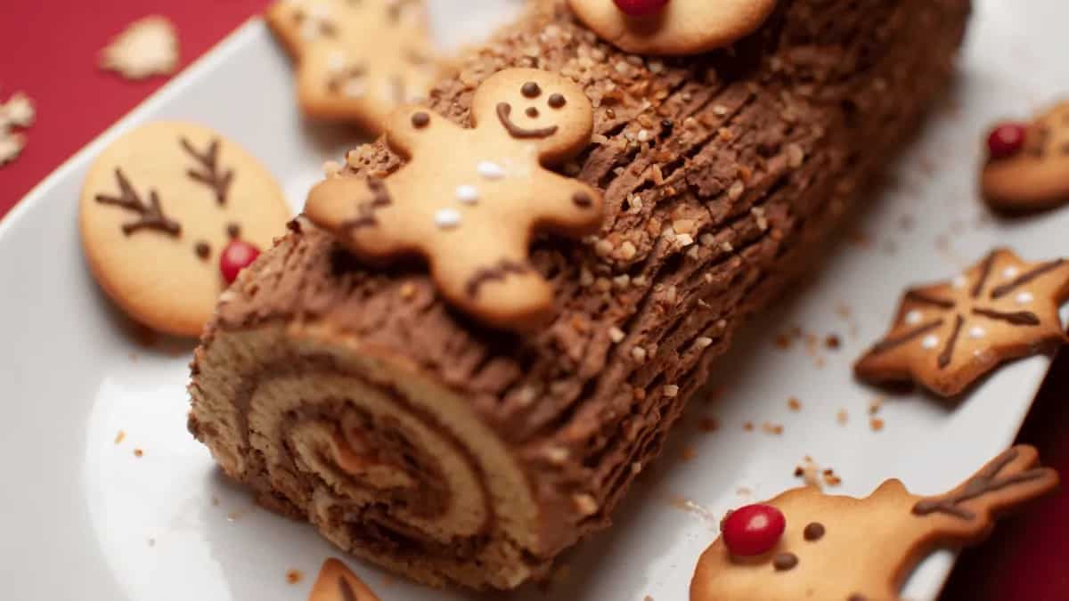 Christmas 2022: Mini Chocolate Yule Logs For Your Dinner Party