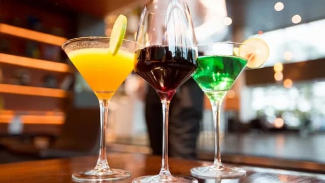 Top 7 Wine Cocktails To Try At Your Next Party