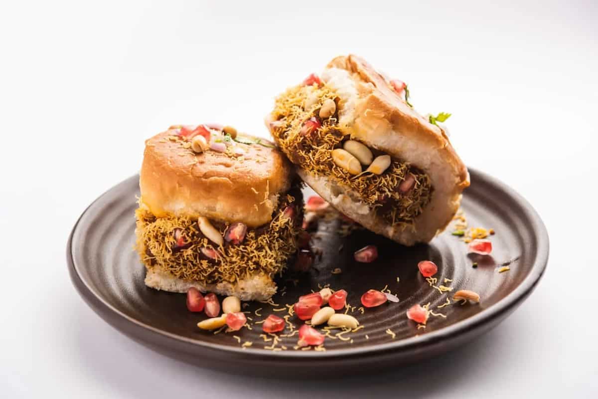 Dabeli: The Taste of Kutch Heritage, Flavours, Best Locations