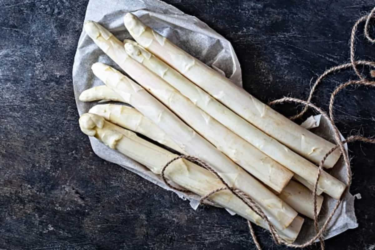 Discover White Asparagus: How To Cook And Use It In Your Dishes