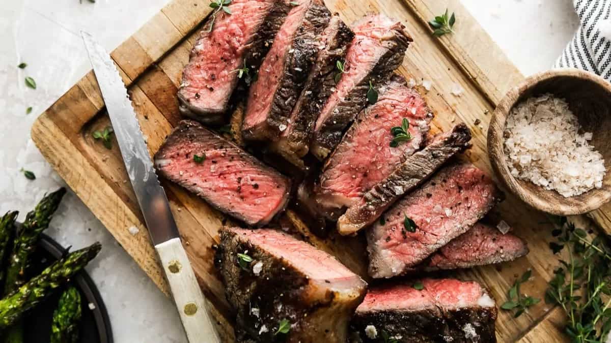 8 Kitchen Tips You Need To Grill Those Steaks To Perfection