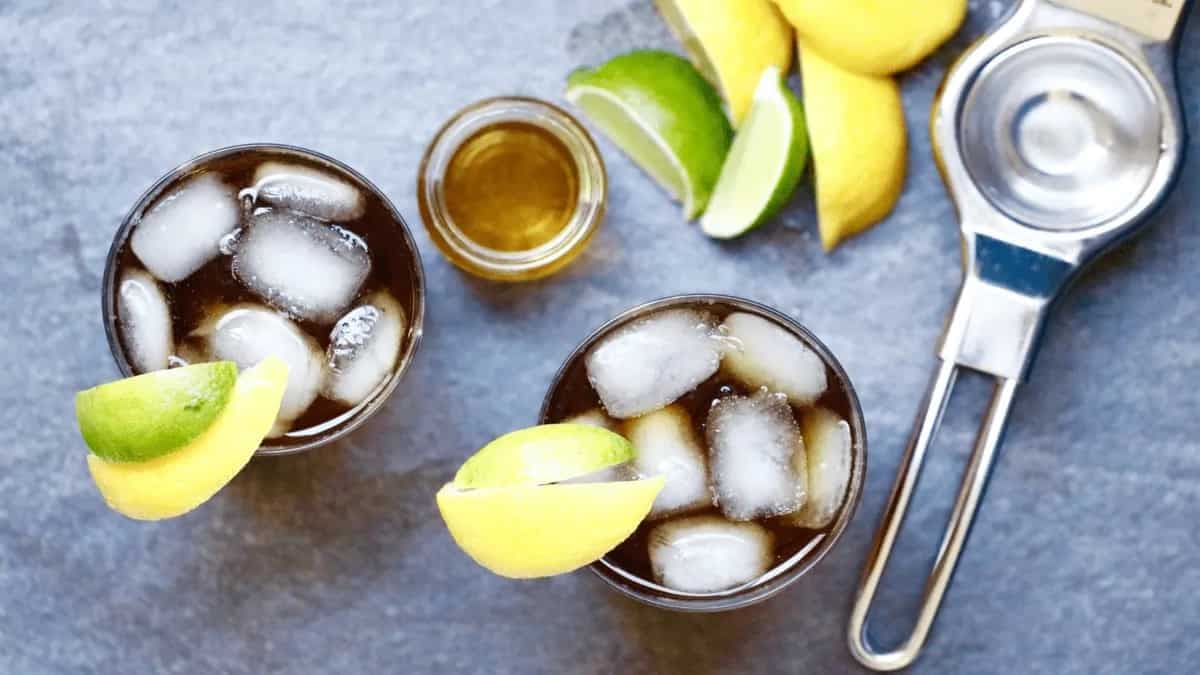 Try This Easy Bourbon Iced Tea Recipe For A Summer House Party