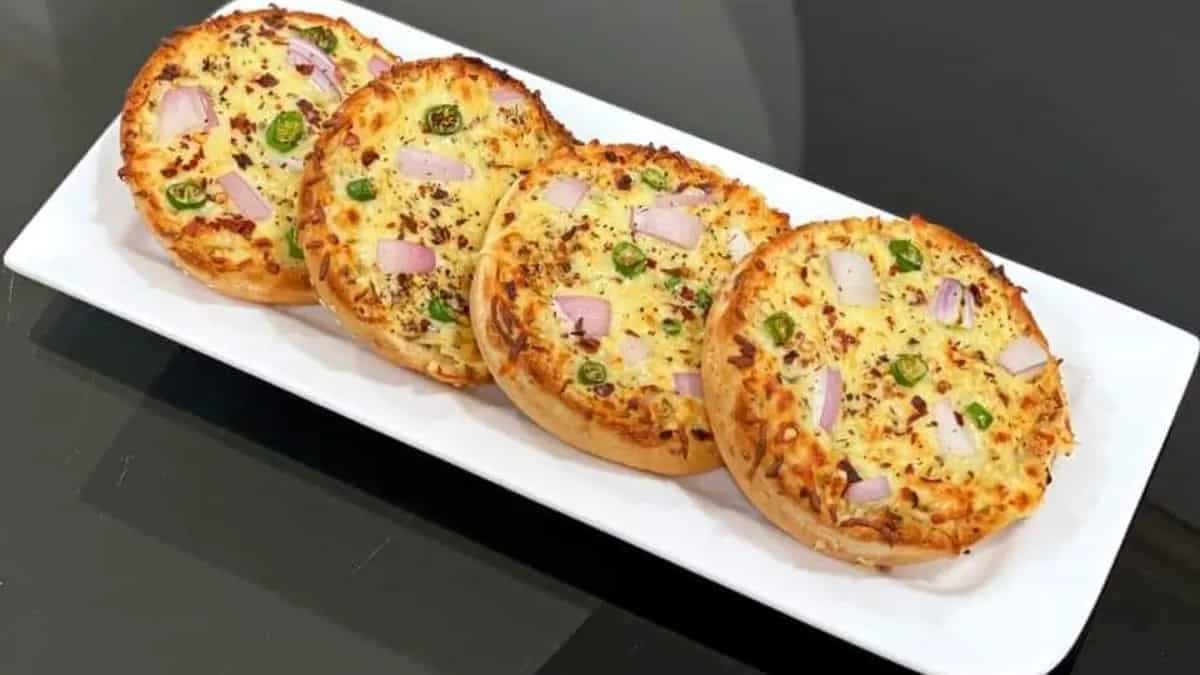 Have Leftover Garlic Bread? Make These Recipes 