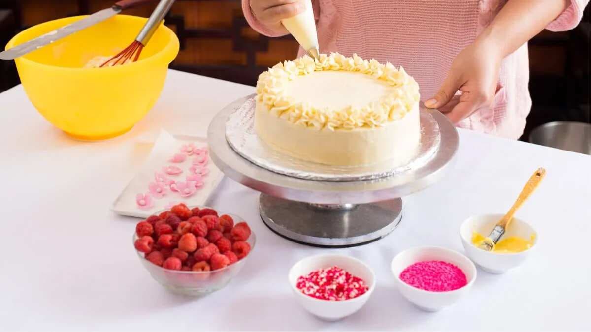 7 Tools You Need To Make Insta-Worthy Cakes