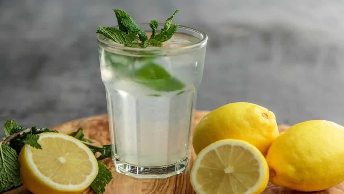 6 Ingredients To Spice Up Your Regular Lemonade 